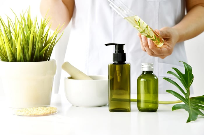 Cosmetic-Laboratory-e1533055882815